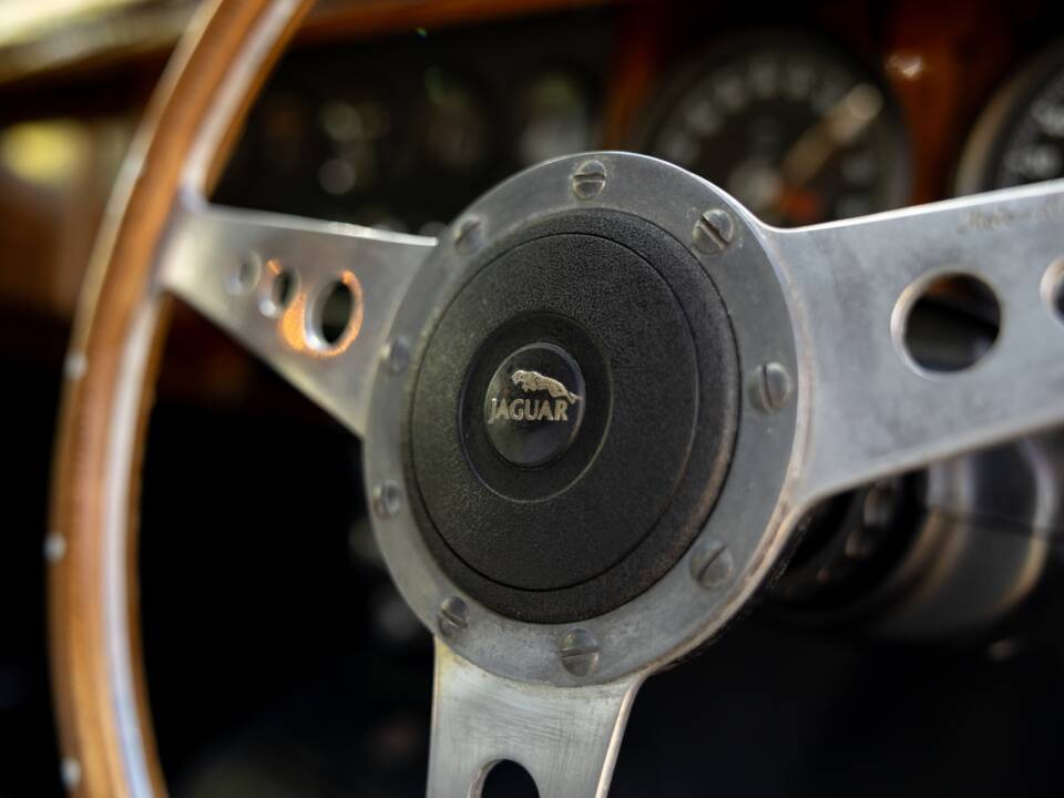 Image 42/50 de Jaguar Mk II 3.8 (1966)