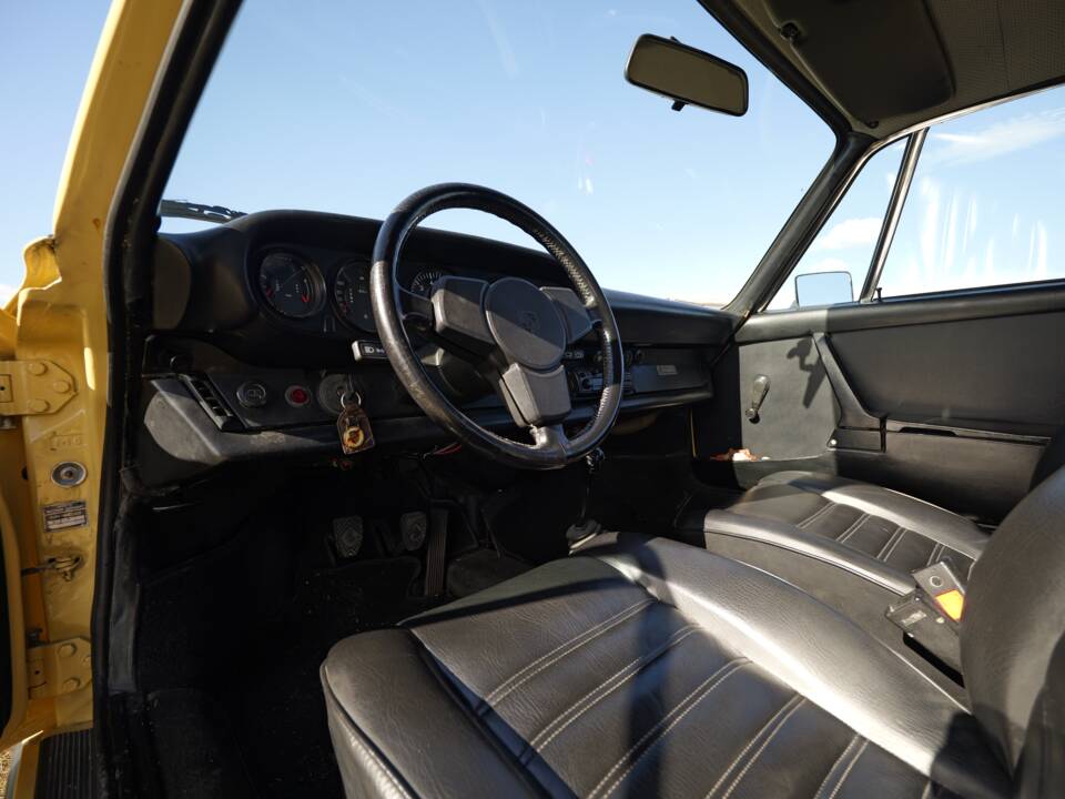 Image 22/77 de Porsche 911 2.7 S (1974)