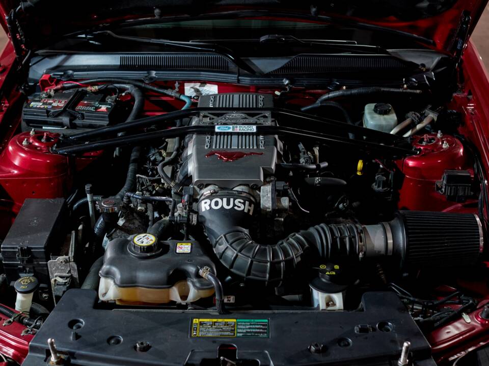 Image 37/68 of Ford Mustang GT (2005)