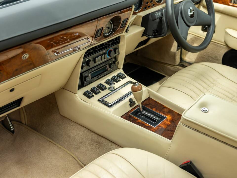 Bild 7/50 von Aston Martin V8 EFi (1987)