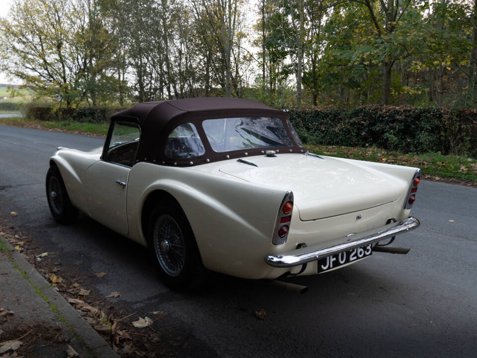 Image 4/13 of Daimler SP 250 (1960)