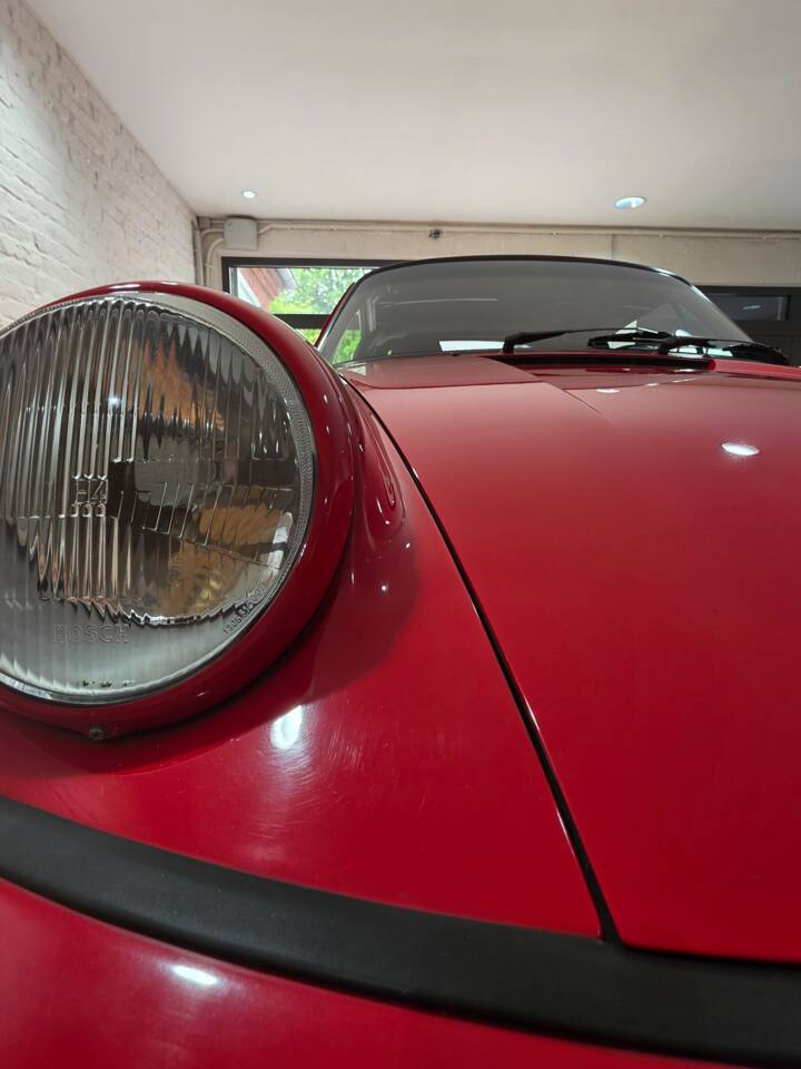 Bild 35/113 von Porsche 911 Carrera 2 (1991)
