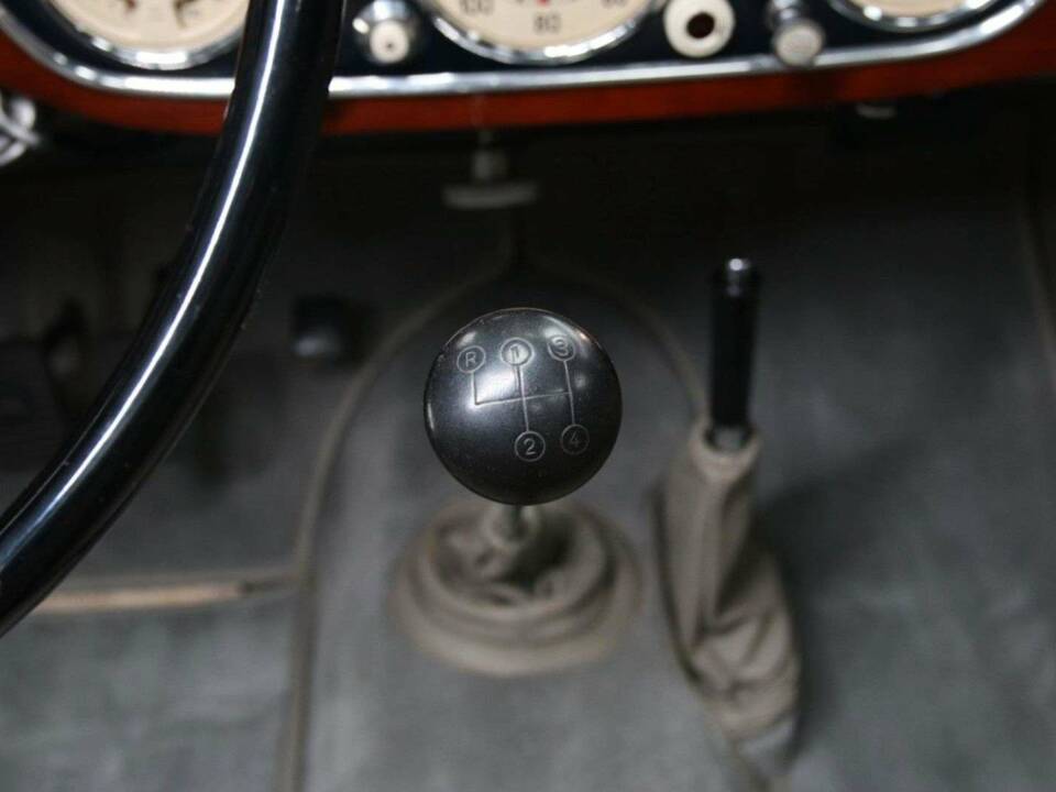 Image 25/50 of Mercedes-Benz 320 Cabriolet B (1939)