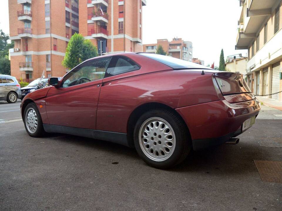 Bild 8/10 von Alfa Romeo GTV 2.0 V6 Turbo (1996)