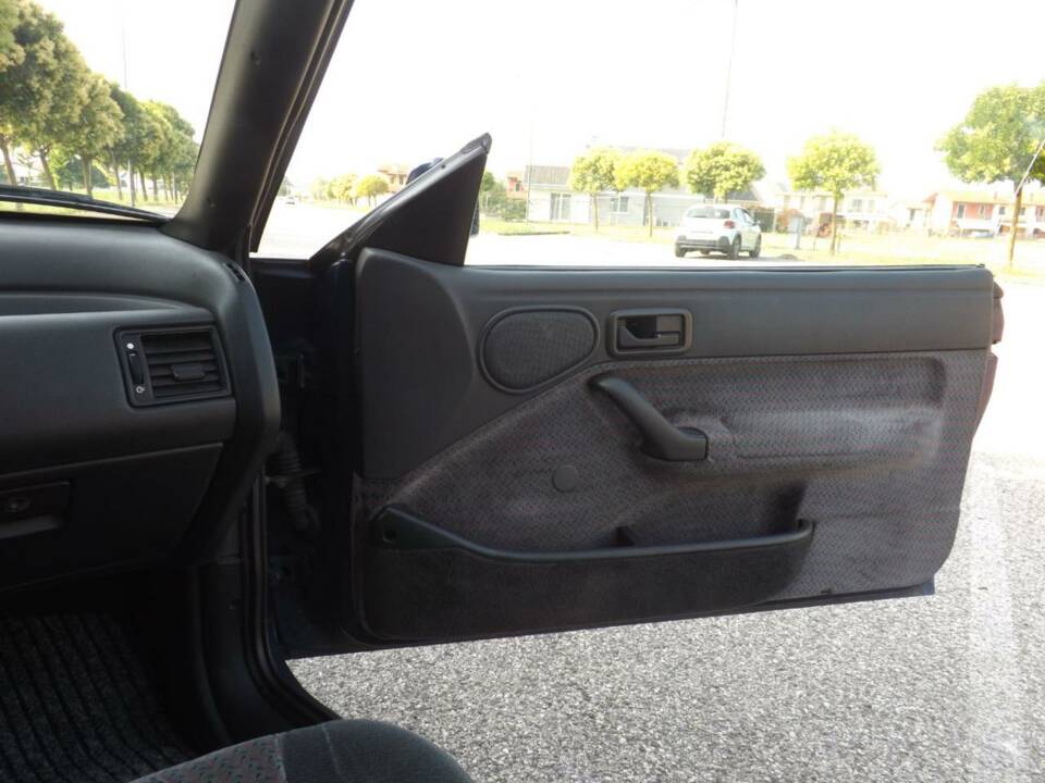 Bild 30/50 von Ford Escort 1.8 16v (1992)