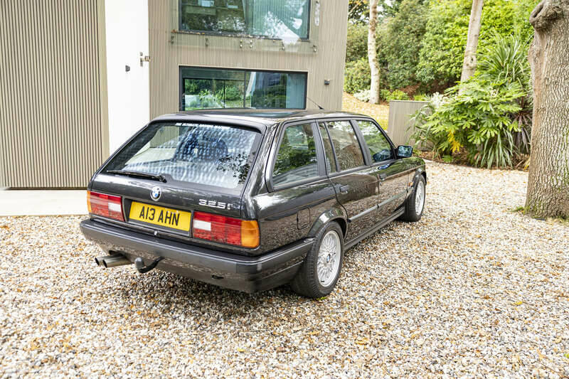 Bild 4/50 von BMW 325i Touring (1990)