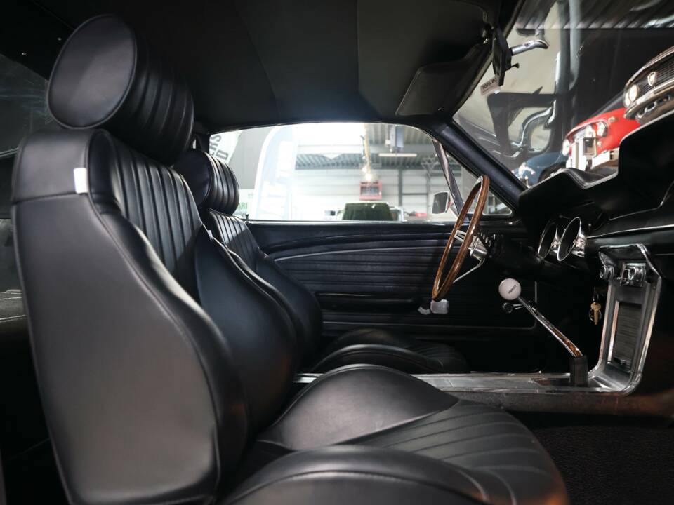 Image 43/57 of Ford Mustang 302 (1968)