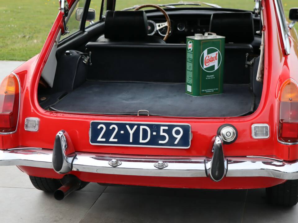 Image 21/50 of MG MGB GT (1974)