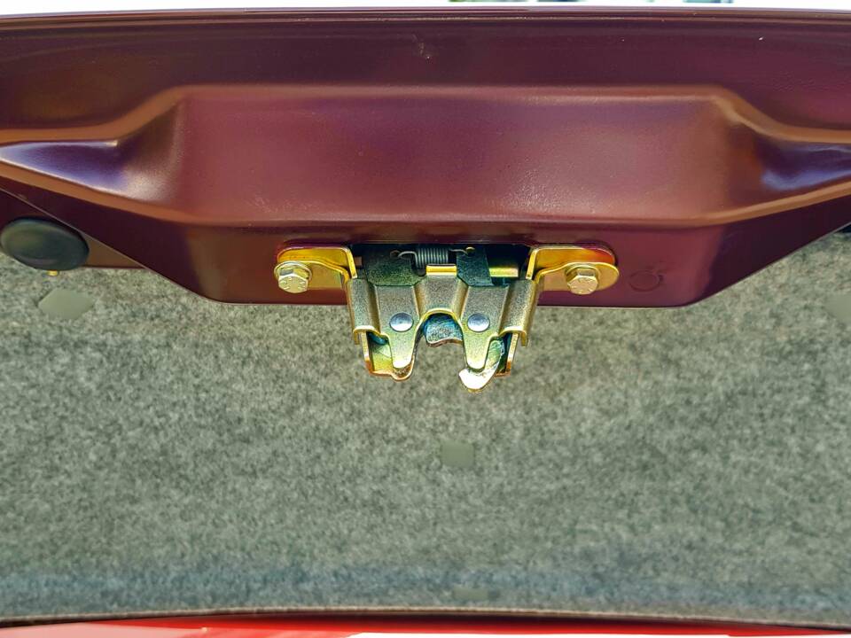 Bild 32/55 von Alfa Romeo Spider 3.2 V6 24V (2004)