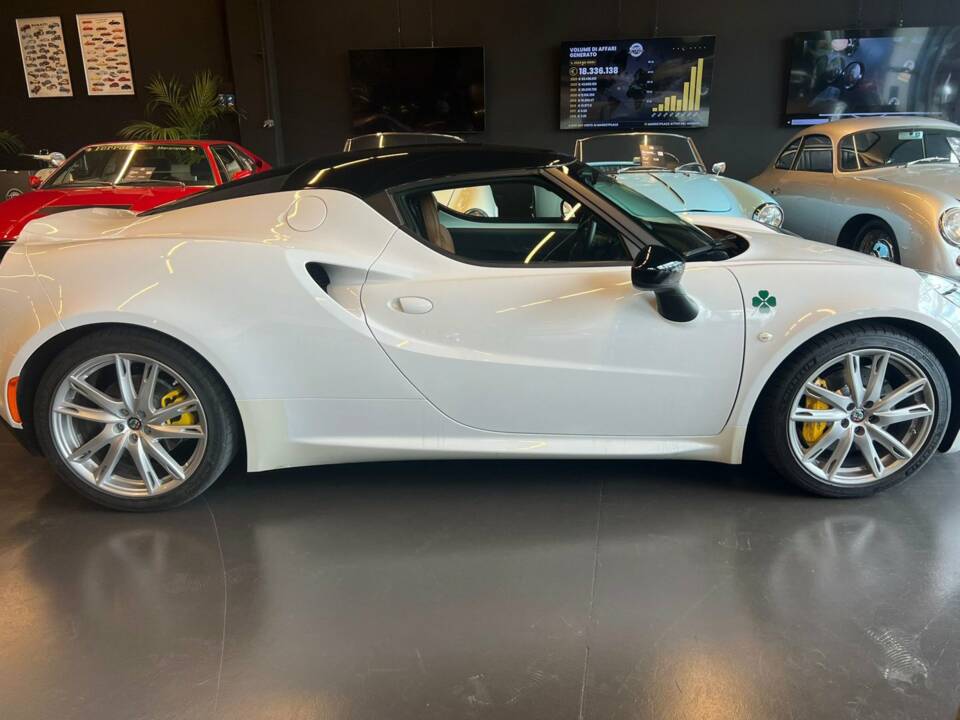 Image 2/12 de Alfa Romeo 4C (2018)