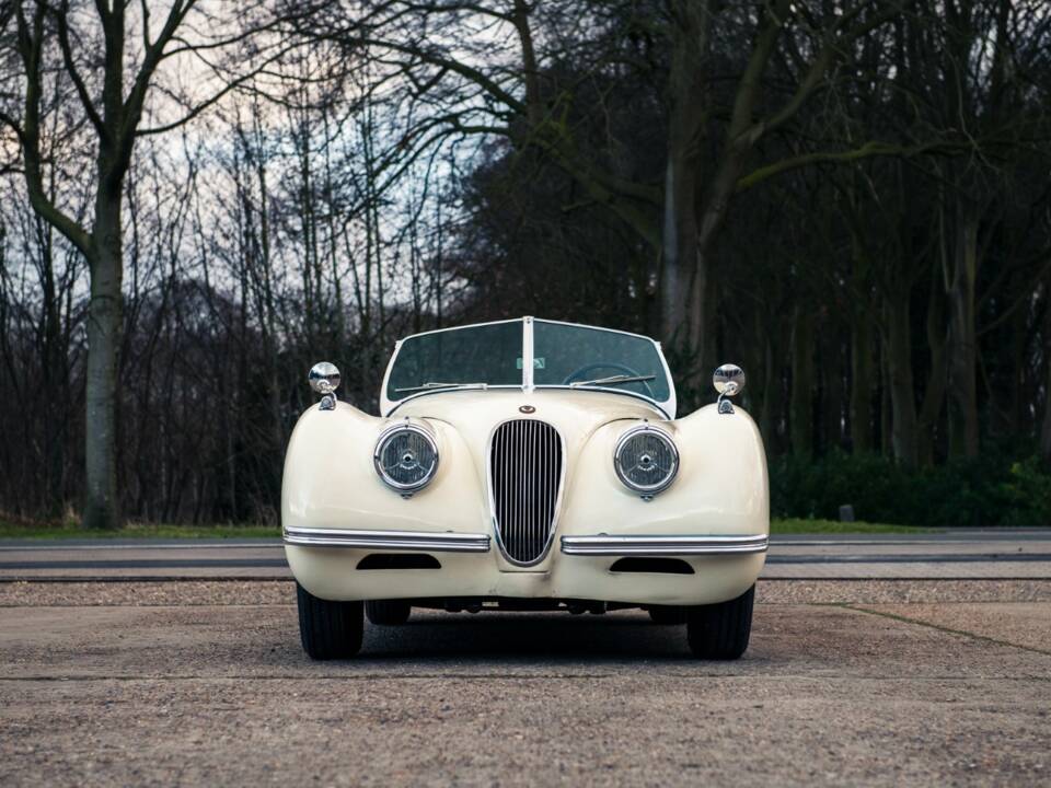 Image 13/45 of Jaguar XK 120 OTS (1950)
