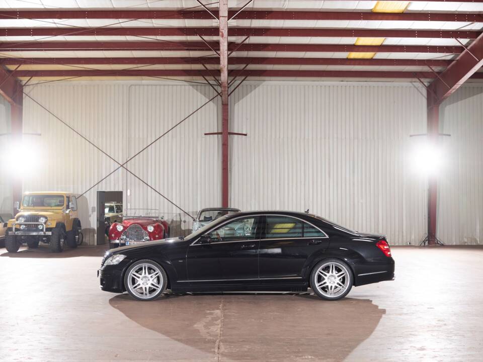 Image 15/128 de Mercedes-Benz S 500 BlueEFFICIENCY (2011)