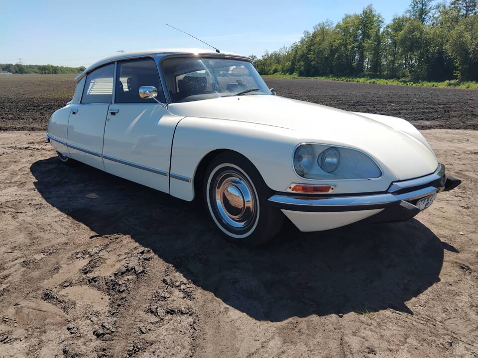 Image 40/40 of Citroën DS 21 (1972)