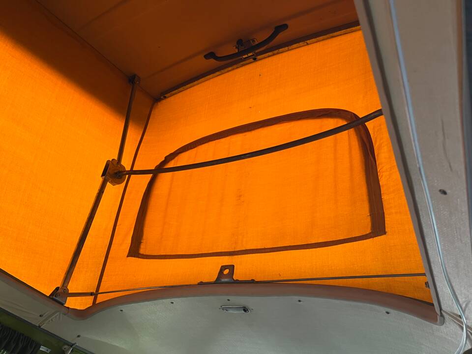 Image 38/57 of Volkswagen T2b Westfalia (1978)