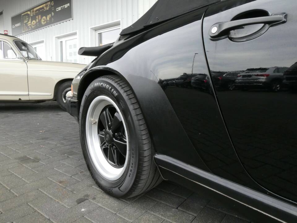 Bild 20/21 von Porsche 911 Carrera 3.2 (1987)