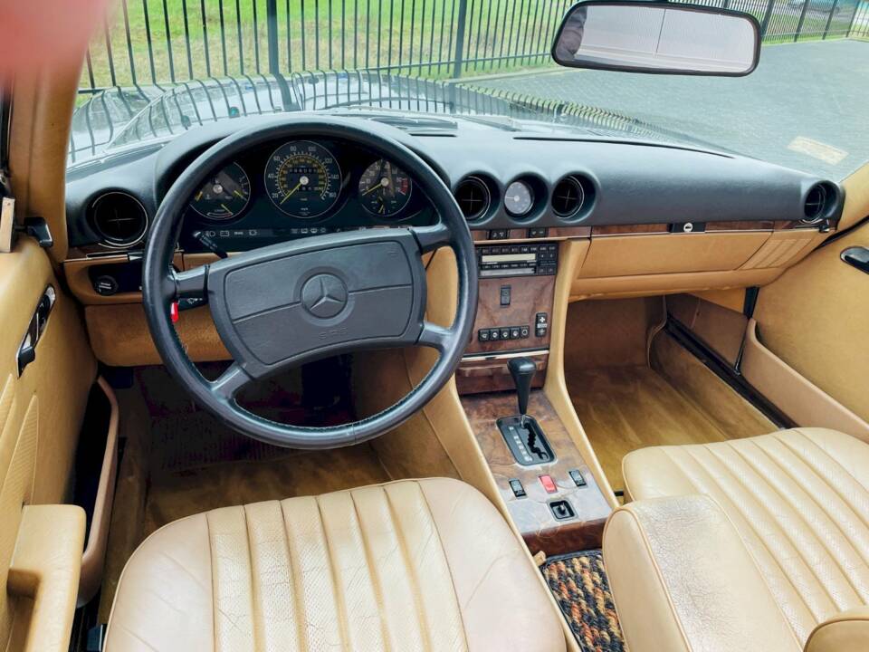 Bild 17/30 von Mercedes-Benz 560 SL (1988)