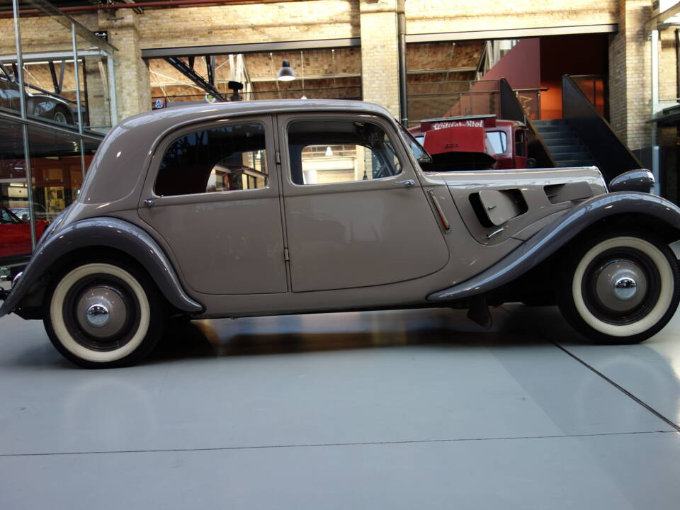 Afbeelding 6/30 van Citroën Traction Avant 7 C (1935)