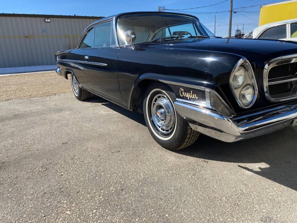 Image 7/13 of Chrysler 300 H (1962)