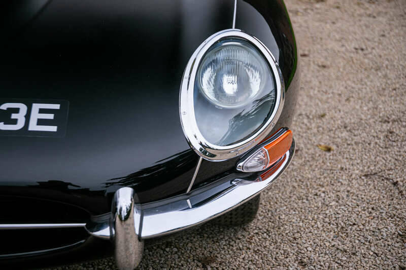 Image 15/50 de Jaguar E-Type (1967)