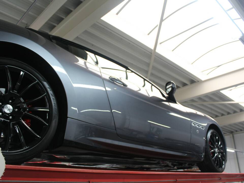 Bild 11/50 von Maserati GranCabrio Sport (2015)