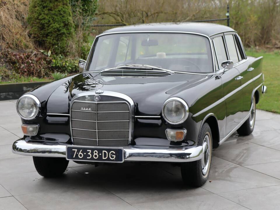 Afbeelding 28/50 van Mercedes-Benz 230 S (1967)