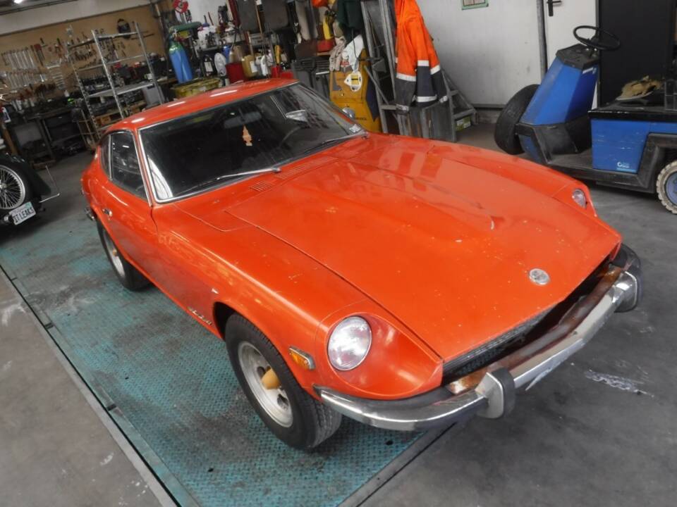 Image 34/38 of Datsun 240 Z (1973)