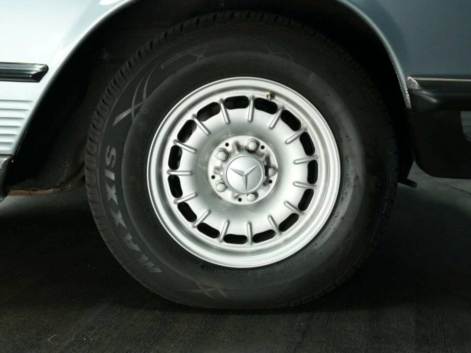 Image 30/30 of Mercedes-Benz 380 SL (1985)