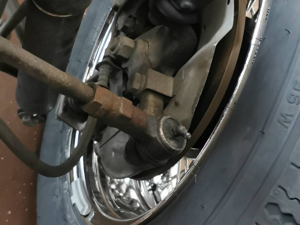 Image 60/80 of Jaguar E-Type 4.2 (1966)