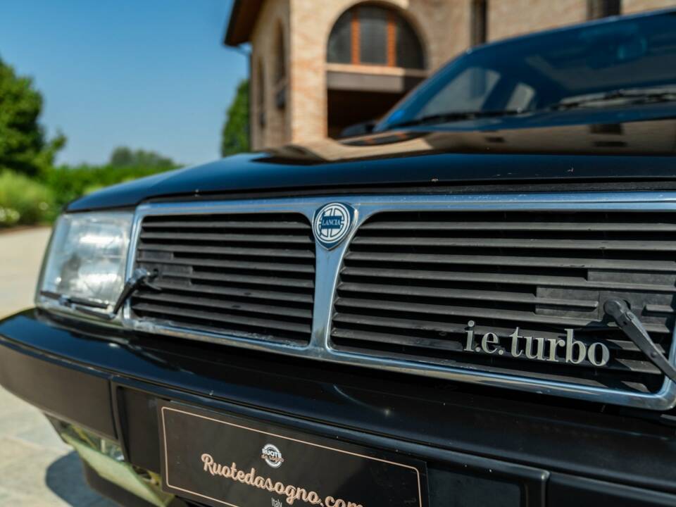 Image 17/50 of Lancia Thema I.E. Turbo (1986)