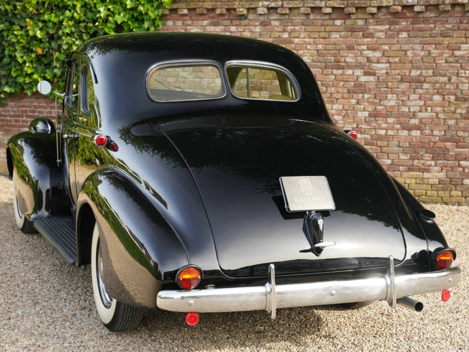 Image 9/50 of Oldsmobile F-Series Business Coupe (1938)