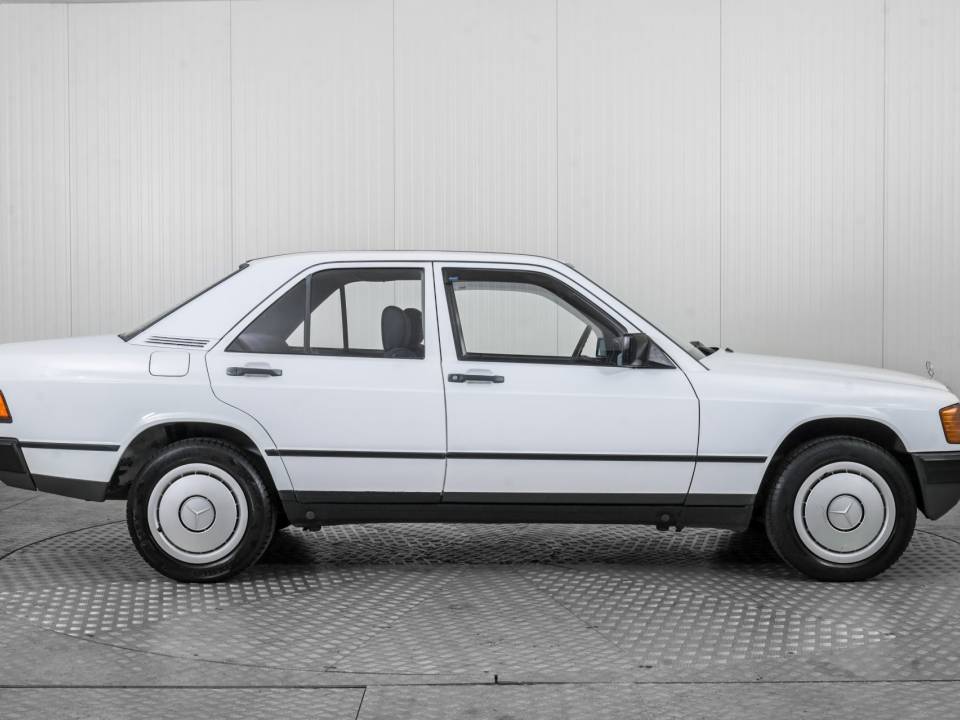 Imagen 11/50 de Mercedes-Benz 190 D (1986)