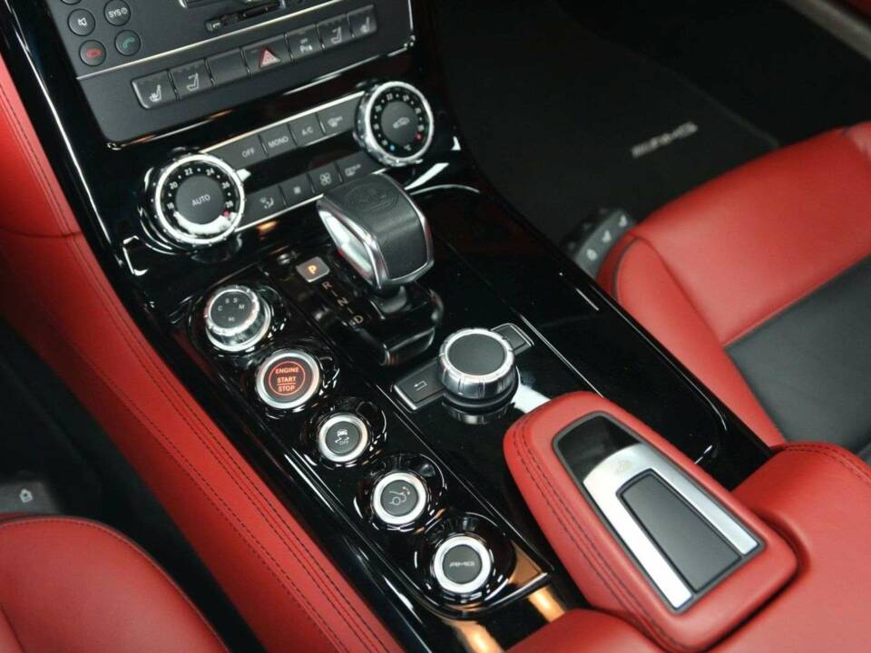 Image 15/30 of Mercedes-Benz SLS AMG Roadster (2012)