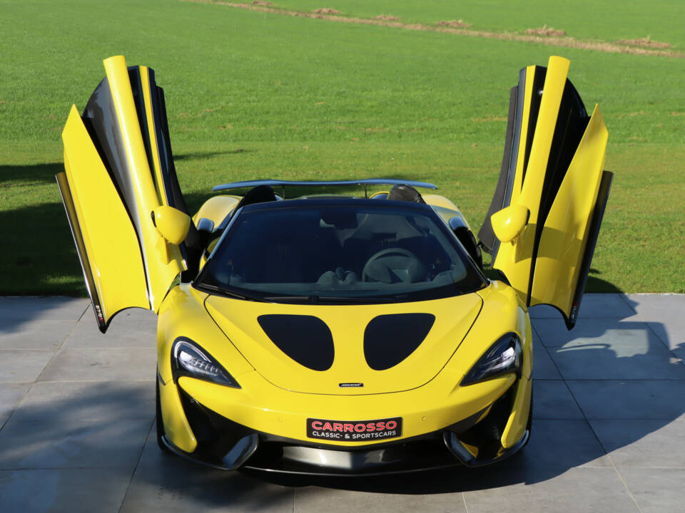 Image 10/50 de McLaren 570S Spider &quot;Launch Edition&quot; (2018)