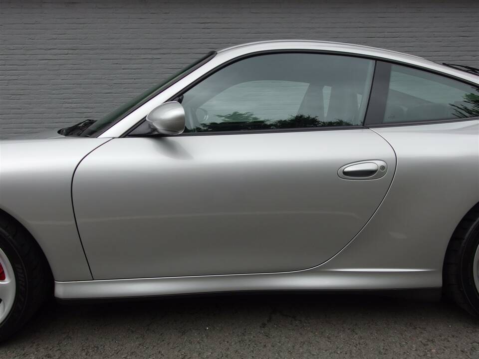 Bild 37/100 von Porsche 911 Carrera 4S (2002)
