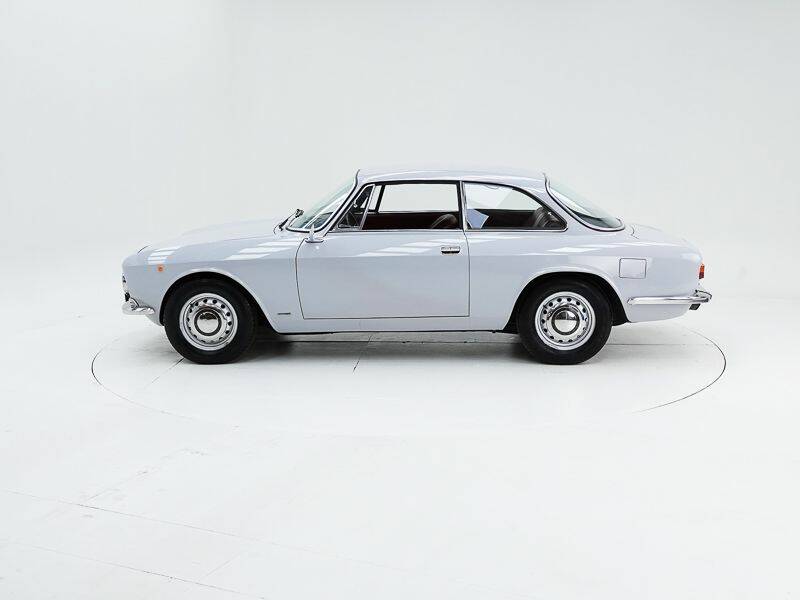 Bild 8/15 von Alfa Romeo Giulia 1300 GT Junior (1971)