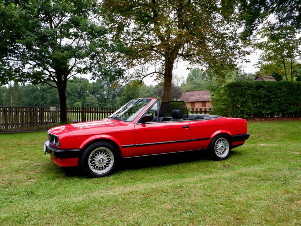 Imagen 22/26 de BMW 318i (1992)