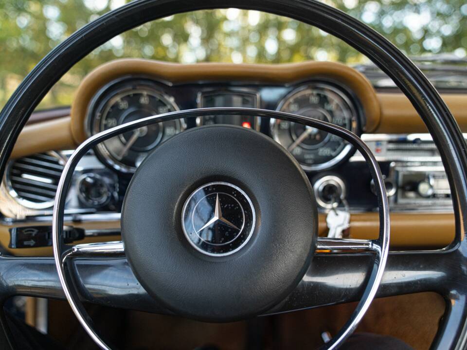 Imagen 43/50 de Mercedes-Benz 280 SL (1969)