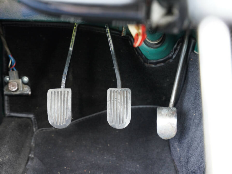 Image 45/50 of MG MGB (1969)