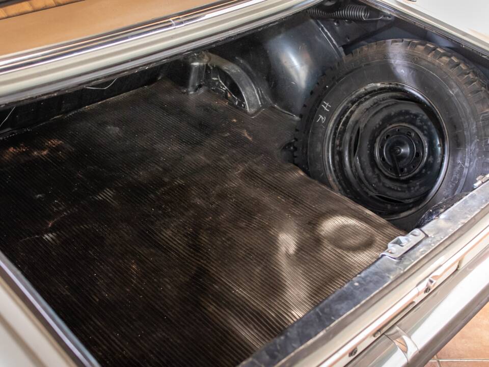 Afbeelding 14/19 van Mercedes-Benz 200 D (1968)