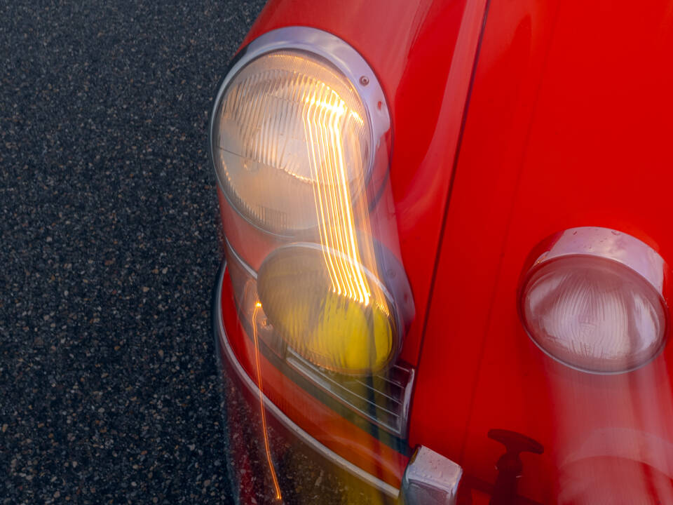 Image 18/63 of Porsche 911 R (1967)