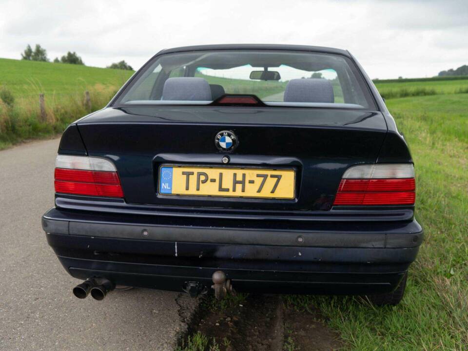 Bild 4/40 von BMW 316i (1998)