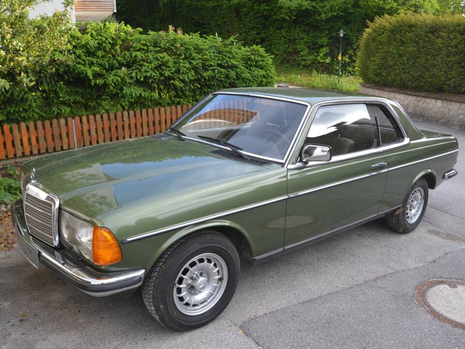 Bild 3/11 von Mercedes-Benz 230 CE (1983)