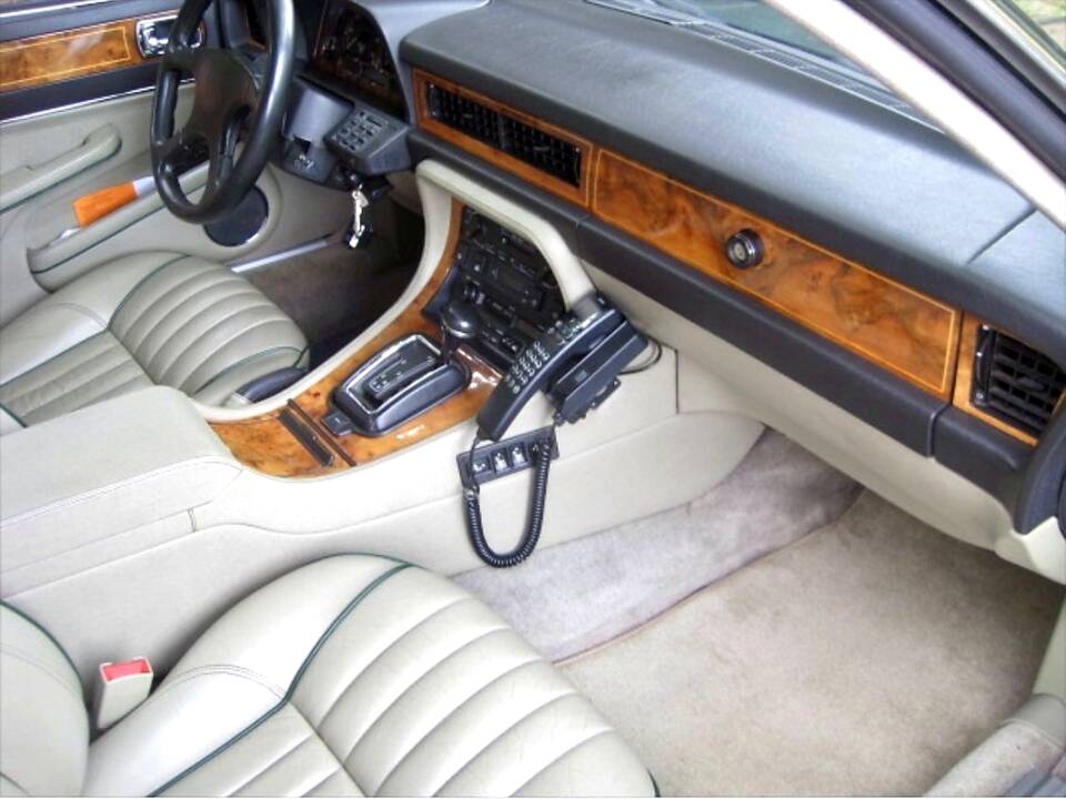 Bild 48/51 von Jaguar XJR 4.0 Sport (1991)