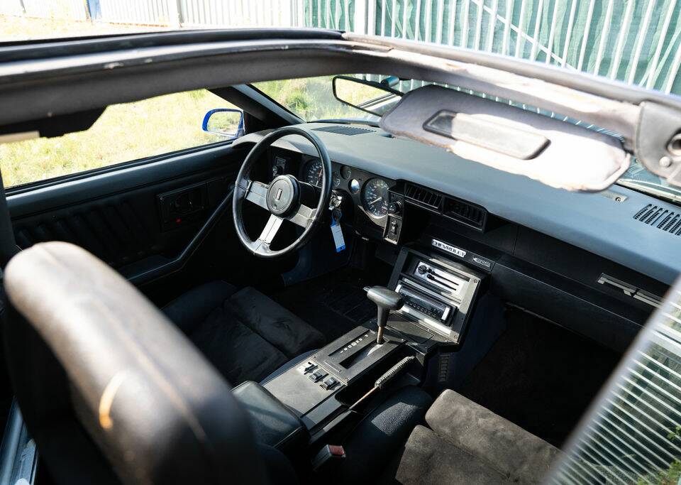 Bild 2/8 von Chevrolet Camaro Berlinetta (1984)