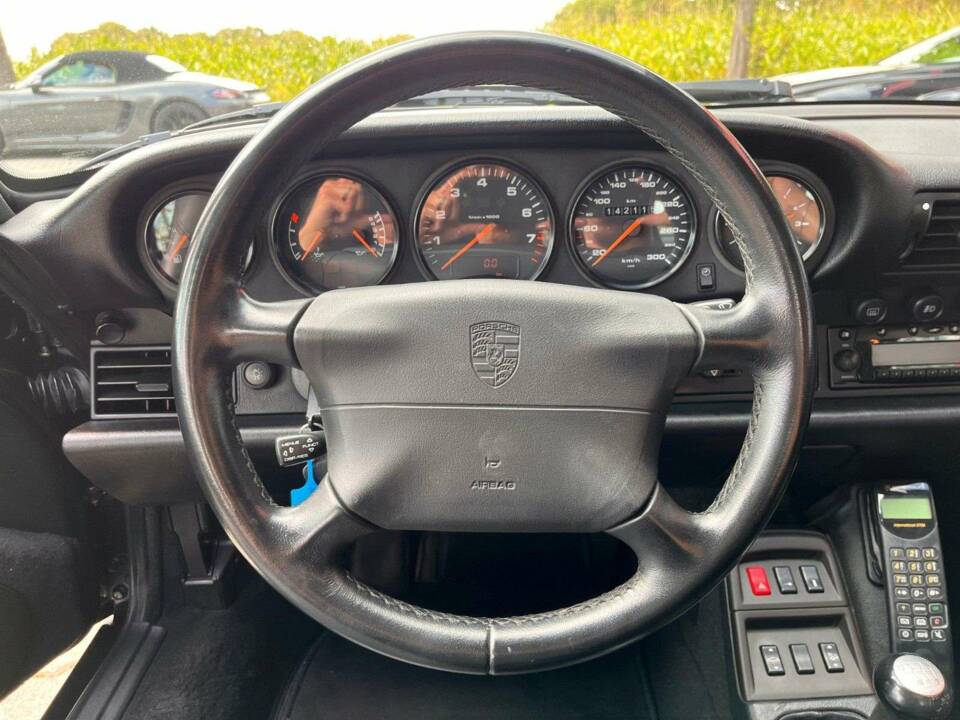 Image 9/19 of Porsche 911 Carrera 4 (1997)