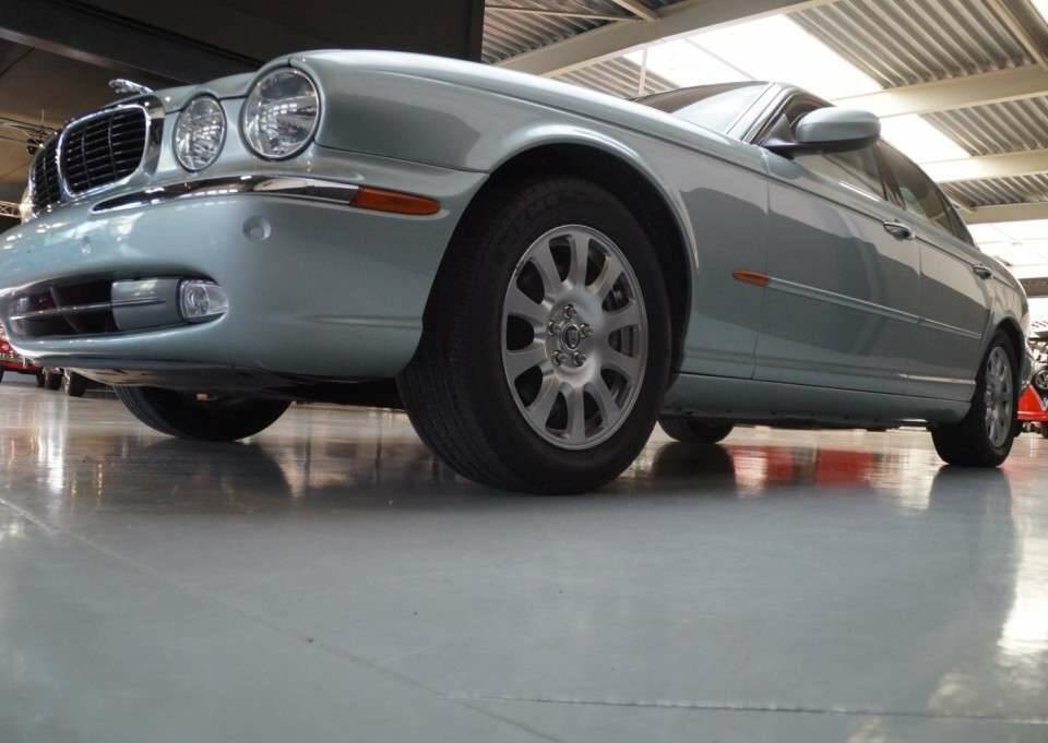 Image 47/50 of Jaguar XJ 8 4.2 (2004)