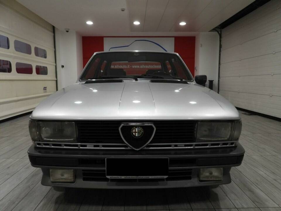 Bild 2/14 von Alfa Romeo Giulietta 2.0 Turbodiesel (1985)
