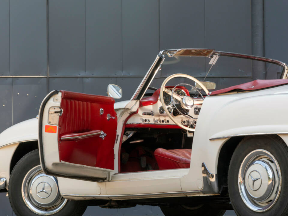 Image 10/19 of Mercedes-Benz 190 SL (1957)