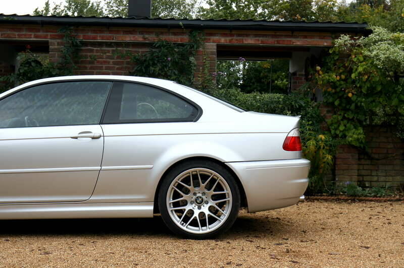 Image 29/33 of BMW M3 (2002)