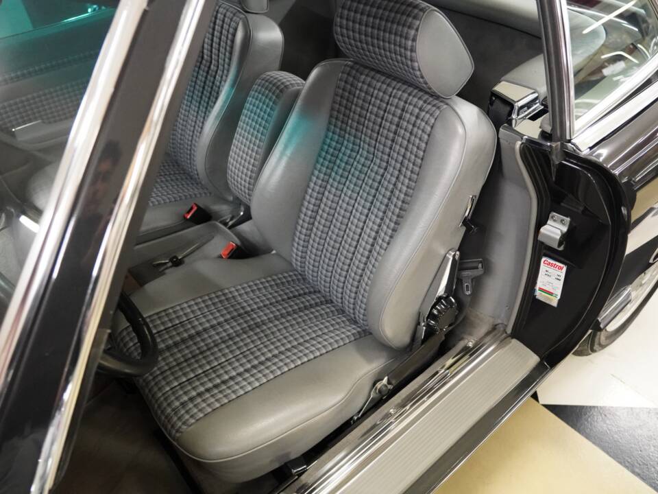 Image 13/15 of Mercedes-Benz 300 SL (1986)